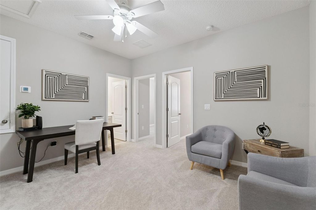 Image 13 of property listing at 2555 EGRET SHORES DRIVE, Orlando, FL 32825