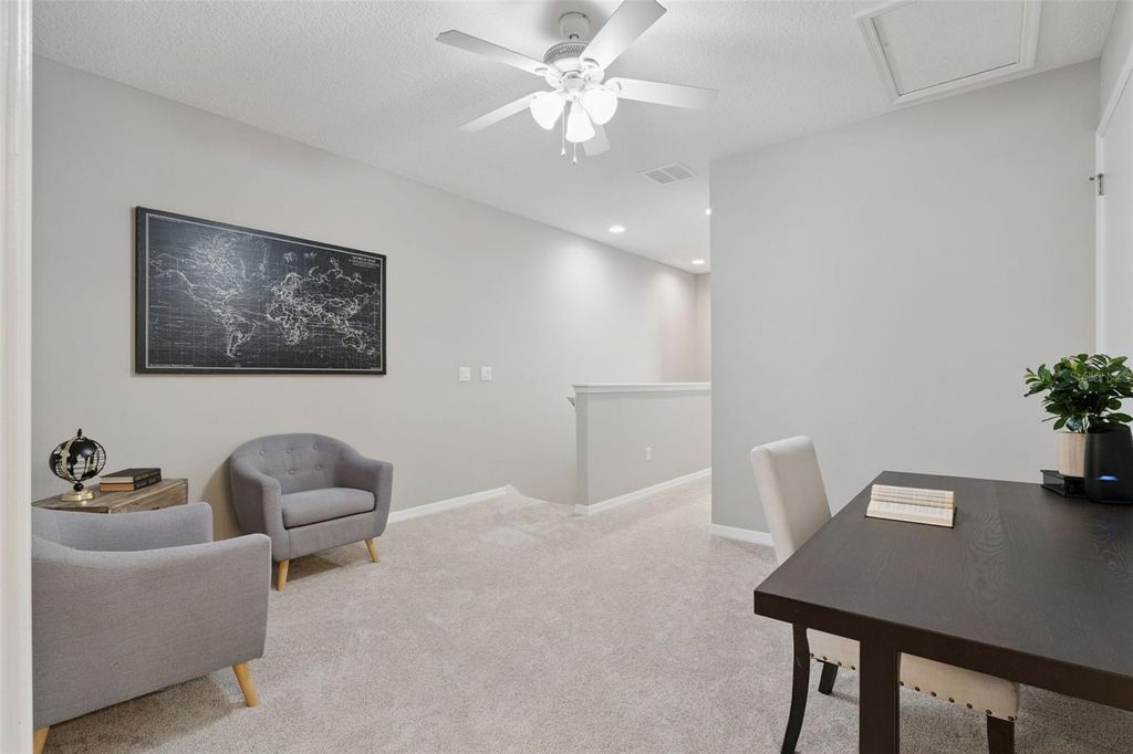 Image 14 of property listing at 2555 EGRET SHORES DRIVE, Orlando, FL 32825