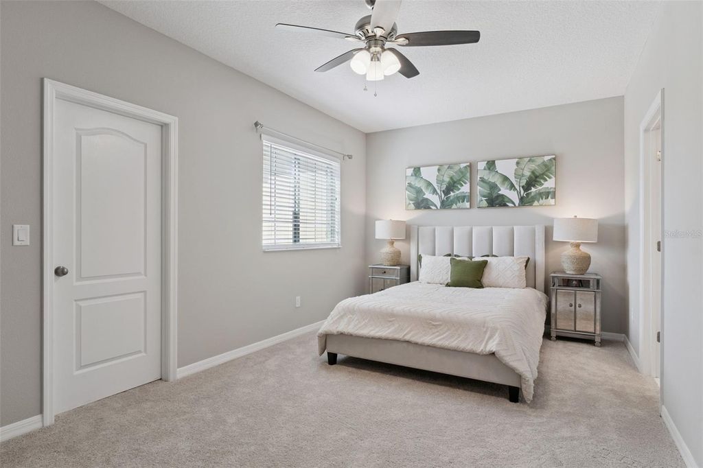 Image 15 of property listing at 2555 EGRET SHORES DRIVE, Orlando, FL 32825