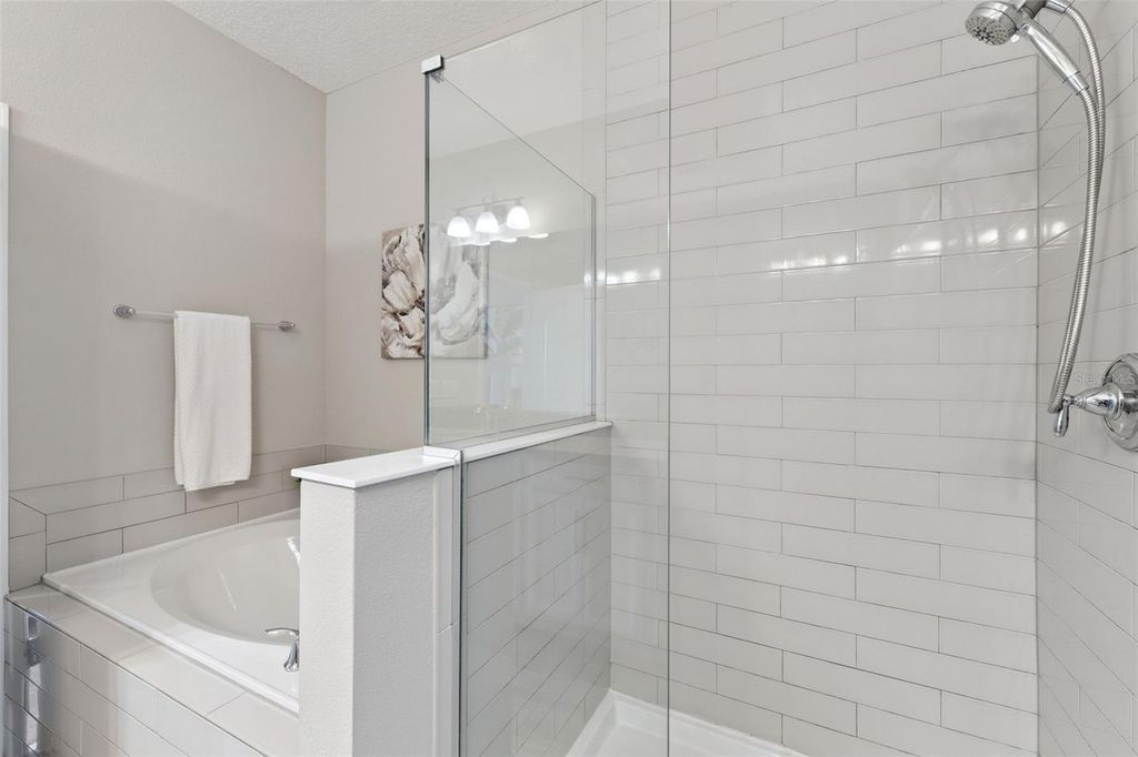 Image 19 of property listing at 2555 EGRET SHORES DRIVE, Orlando, FL 32825