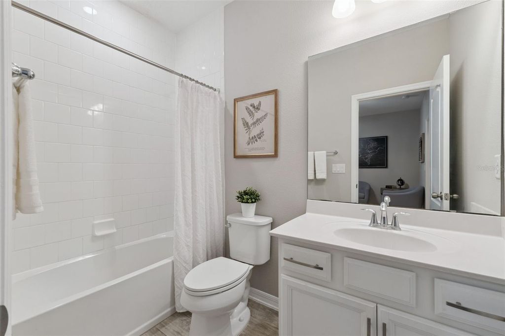 Image 23 of property listing at 2555 EGRET SHORES DRIVE, Orlando, FL 32825