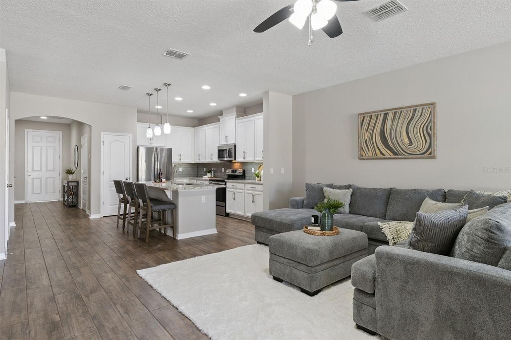 Image 8 of property listing at 2555 EGRET SHORES DRIVE, Orlando, FL 32825