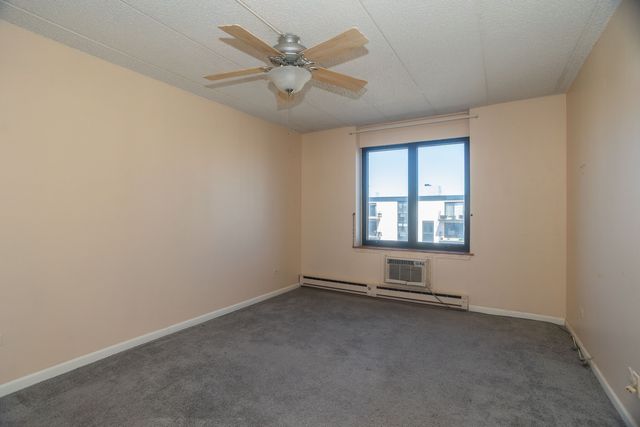 9128 W Terrace Drive 6L, Niles, IL 60714