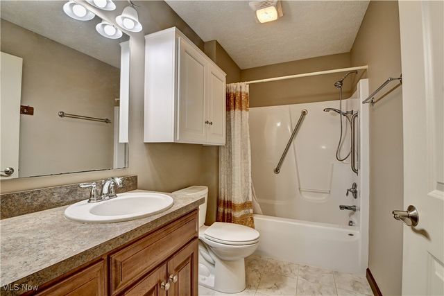 2761 Cove Lane, Millersburg, OH 44654