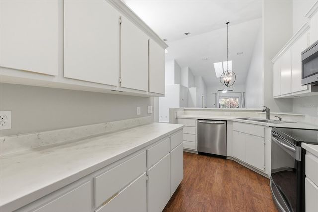 5052 SW 9TH LANE, Gainesville, FL 32607