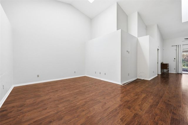 5052 SW 9TH LANE, Gainesville, FL 32607