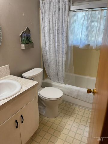 104 12th Ave N, Payette, ID 83661