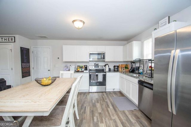 225 Fox Chase Way, Hogansville, GA 30230