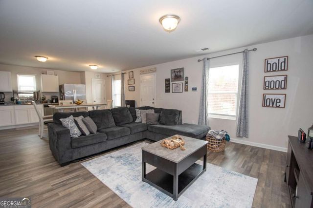 225 Fox Chase Way, Hogansville, GA 30230