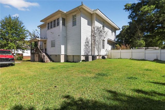 13 S Lumpkin Street, Hawkinsville, GA 31036