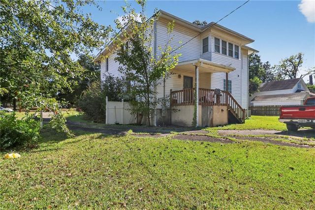 13 S Lumpkin Street, Hawkinsville, GA 31036