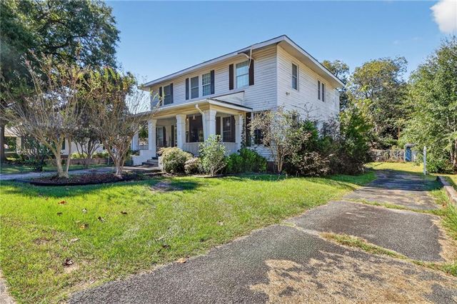 13 S Lumpkin Street, Hawkinsville, GA 31036