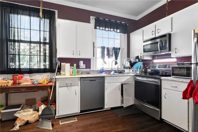 13 S Lumpkin Street, Hawkinsville, GA 31036