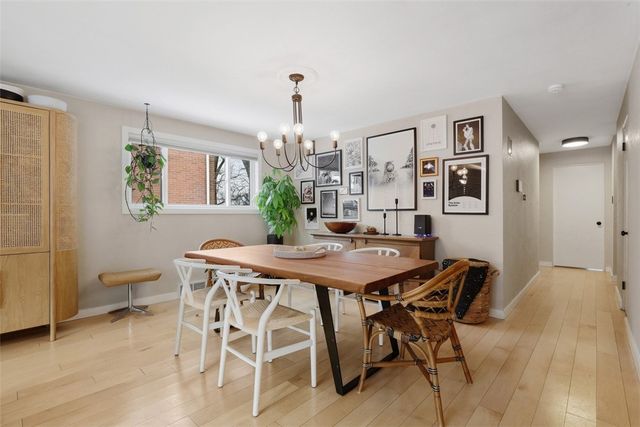 824 Foxland Dr, Mt Lebanon, PA 15243