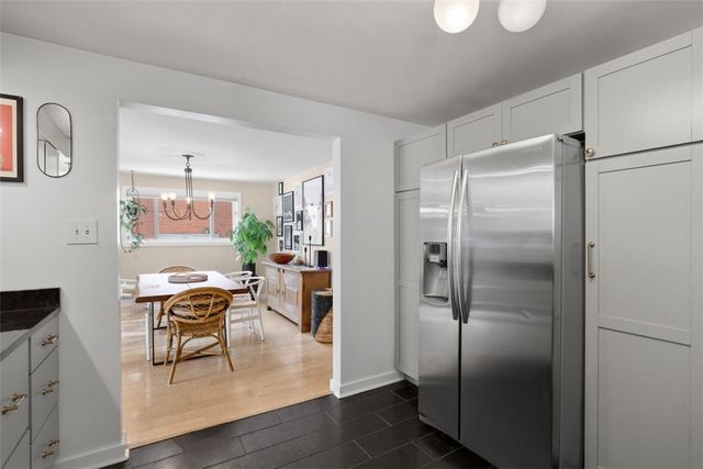 824 Foxland Dr, Mt Lebanon, PA 15243