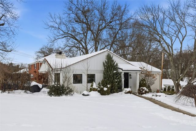 824 Foxland Dr, Mt Lebanon, PA 15243