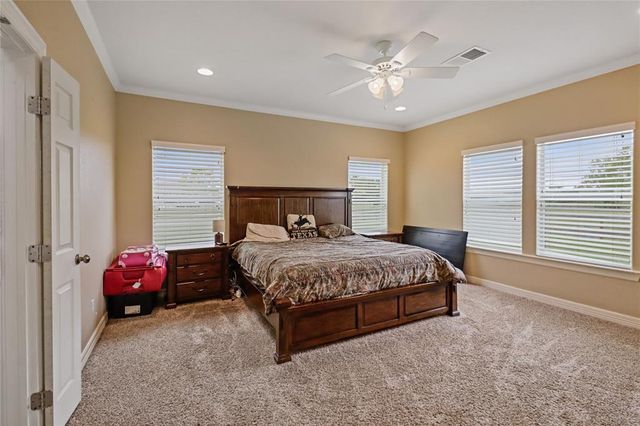 1056 Longhorn Trail, Angleton, TX 77515