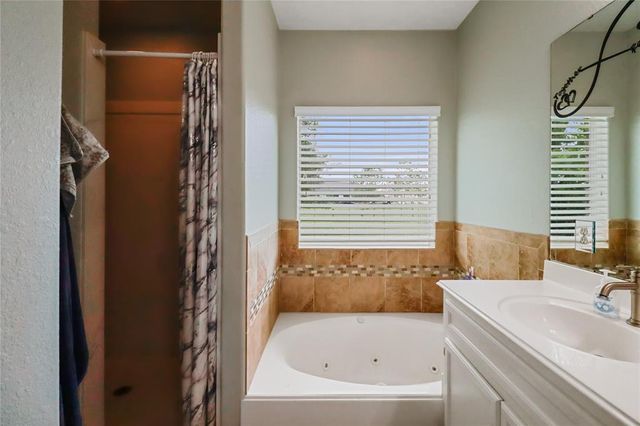 1056 Longhorn Trail, Angleton, TX 77515