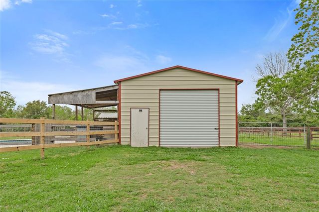 1056 Longhorn Trail, Angleton, TX 77515