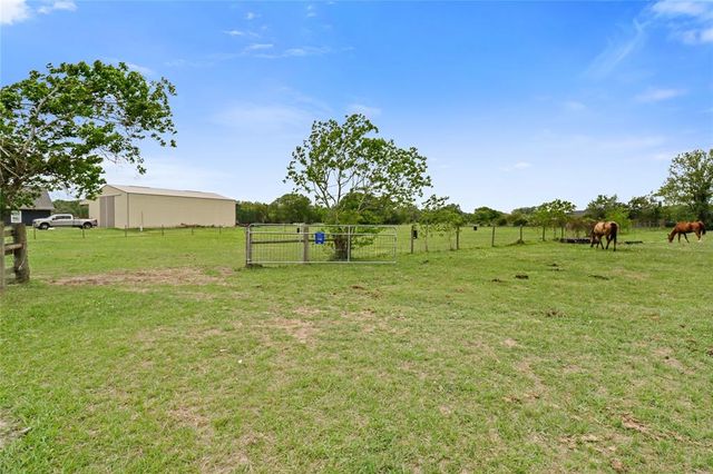 1056 Longhorn Trail, Angleton, TX 77515