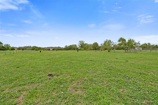 1056 Longhorn Trail, Angleton, TX 77515