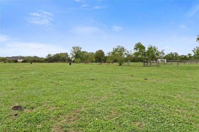 1056 Longhorn Trail, Angleton, TX 77515