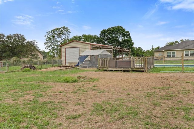 1056 Longhorn Trail, Angleton, TX 77515