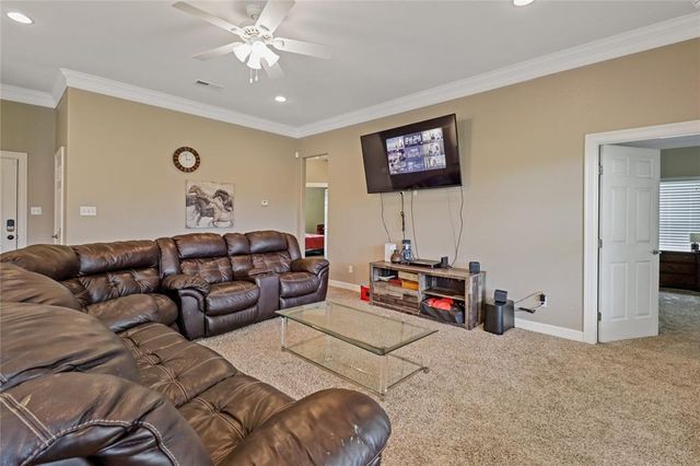 1056 Longhorn Trail, Angleton, TX 77515