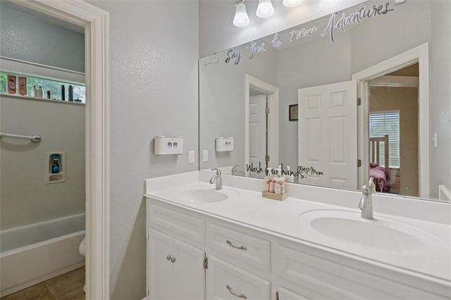 1056 Longhorn Trail, Angleton, TX 77515