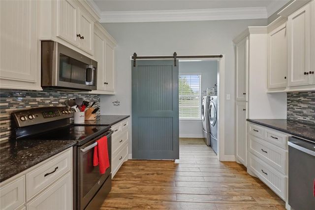 1056 Longhorn Trail, Angleton, TX 77515