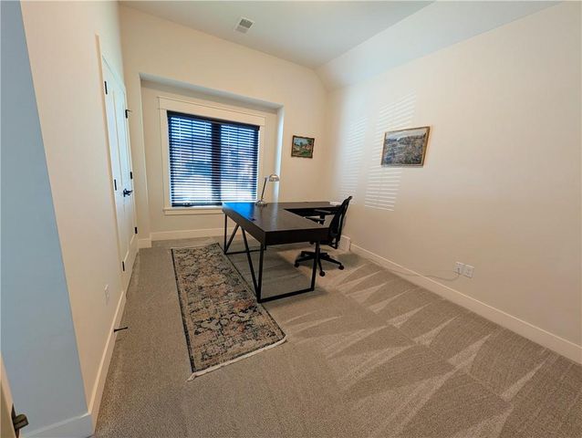 22076 W 93rd Terrace, Lenexa, KS 66220