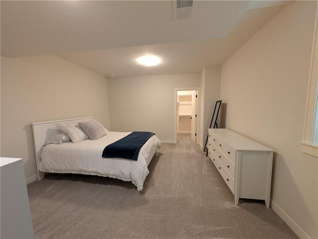 22076 W 93rd Terrace, Lenexa, KS 66220