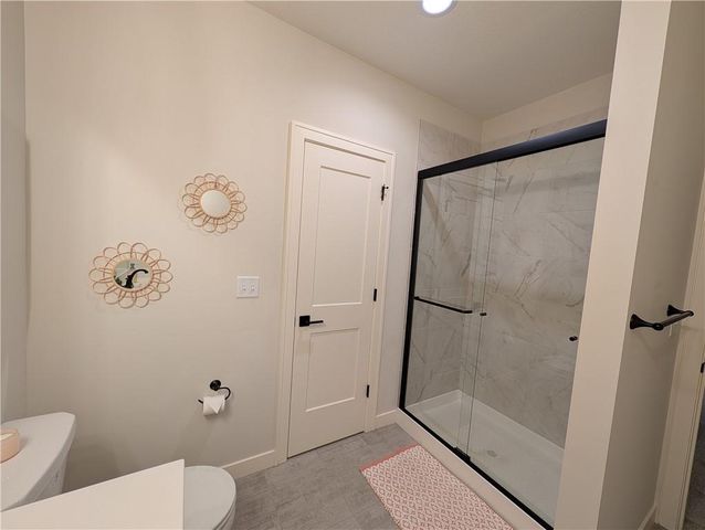 22076 W 93rd Terrace, Lenexa, KS 66220