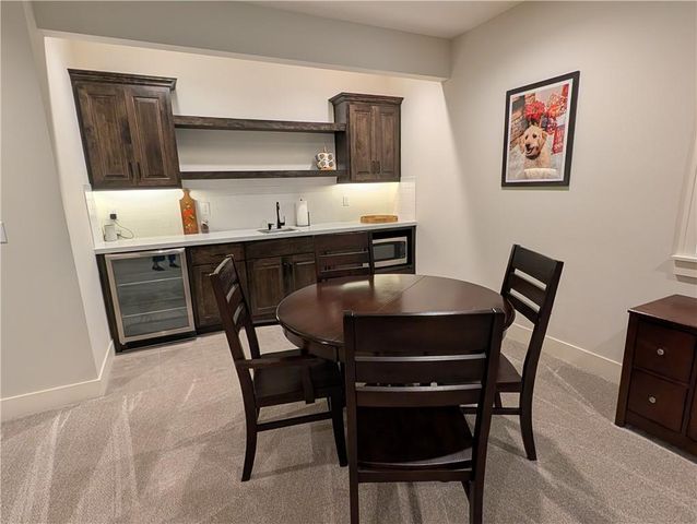 22076 W 93rd Terrace, Lenexa, KS 66220