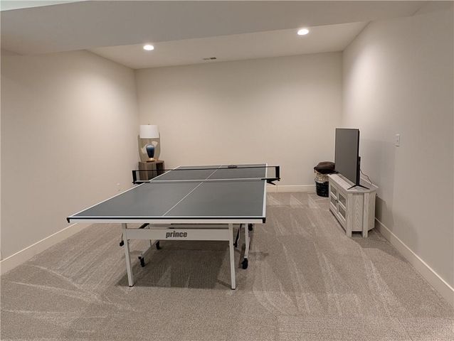22076 W 93rd Terrace, Lenexa, KS 66220