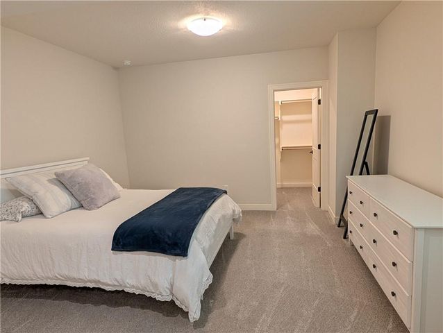 22076 W 93rd Terrace, Lenexa, KS 66220