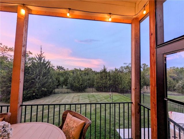 22076 W 93rd Terrace, Lenexa, KS 66220
