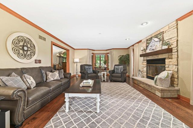 W168N10307 Wildrose LANE, Germantown, WI 53022