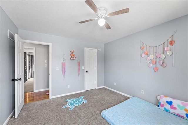 7433 N Smalley Avenue, Kansas City, MO 64158