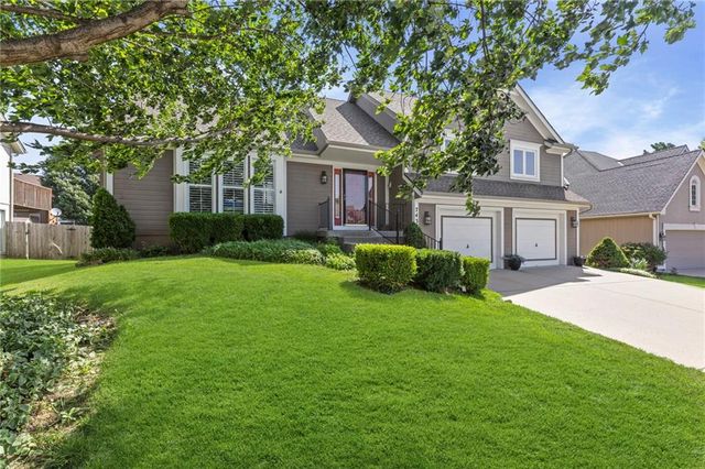 7433 N Smalley Avenue, Kansas City, MO 64158