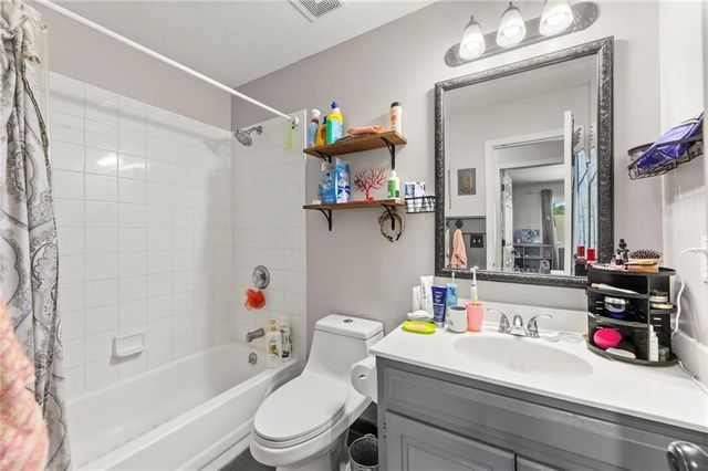 7433 N Smalley Avenue, Kansas City, MO 64158