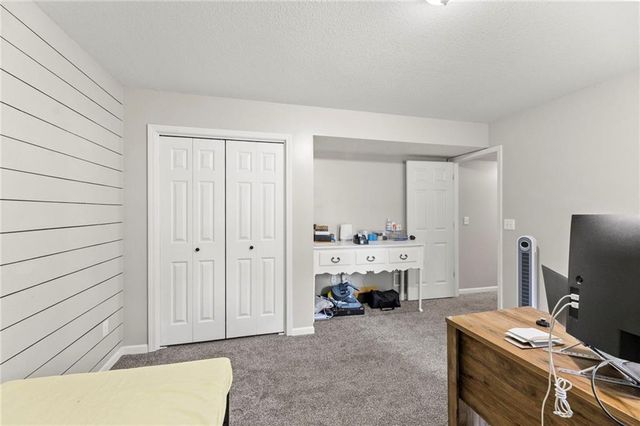 7433 N Smalley Avenue, Kansas City, MO 64158