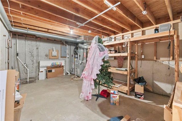 7433 N Smalley Avenue, Kansas City, MO 64158