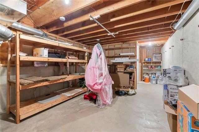 7433 N Smalley Avenue, Kansas City, MO 64158