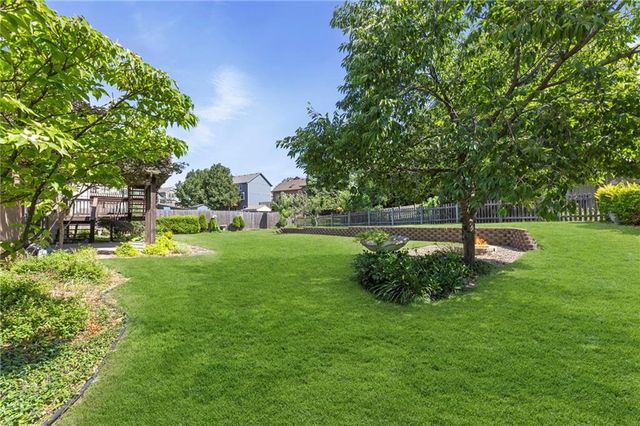 7433 N Smalley Avenue, Kansas City, MO 64158