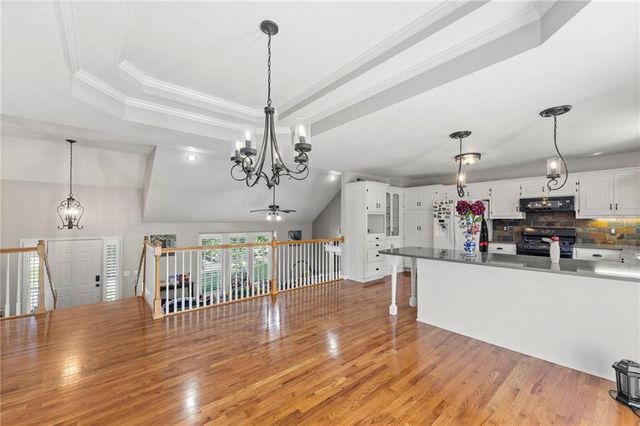 7433 N Smalley Avenue, Kansas City, MO 64158