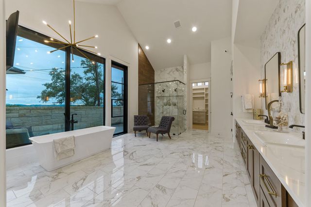 7505 E Us Highway 290, Johnson City, TX 78636