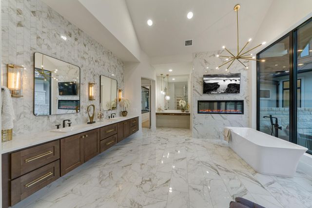 7505 E Us Highway 290, Johnson City, TX 78636