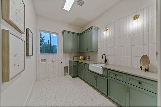 7505 E Us Highway 290, Johnson City, TX 78636