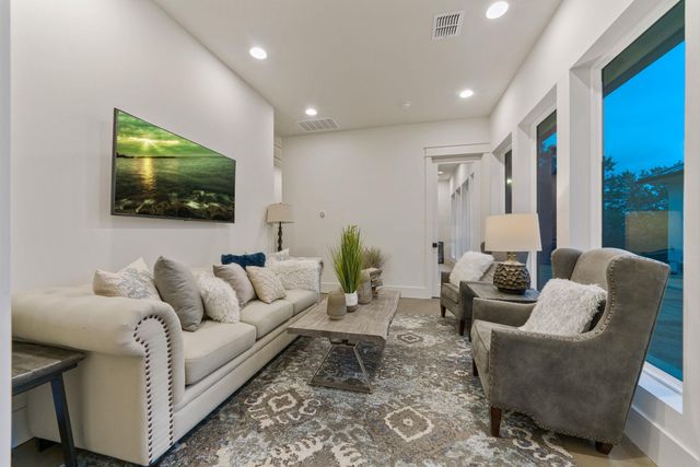 7505 E Us Highway 290, Johnson City, TX 78636